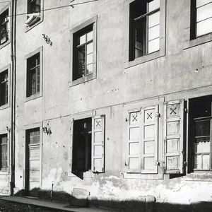 Versteckt im Hinterhof in der Rotebühlstraße in Stuttgart lag sein kleines Unternehmen, in dem Robert Bosch gemeinsam mit einem Gesellen und einem Lehrling feinmechanische und elektrotechnische Arbeiten erledigte. (Bild:  Robert Bosch GmbH)