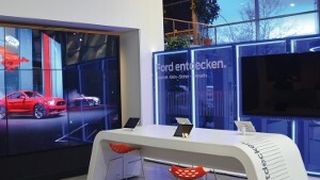 Die Powerwall ist ein zentrales Element im neuen Ford-Store-Konzept. (Foto: Mauritz)