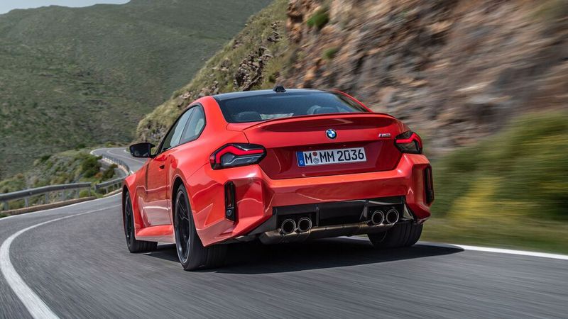 Der M2 soll vor allem trackaffine Fahrer begeistern. (Bild: BMW)
