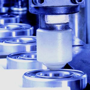 Bild 2: Rillenkugellager in der Produktionsphase. Bild: Sell Media Company