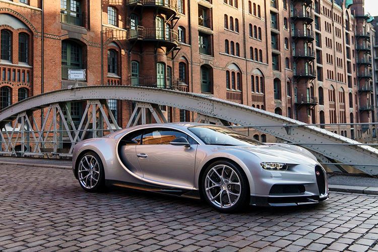 Der Bugatti Chiron besteht nur aus Superlativen – was Fahrwerte, Leistung und auch den Preis angeht. (Bugatti)