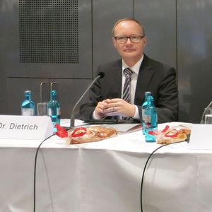 „Die Personalisierte Medizin erfordert neue Produktionstechnologien“, Dr. Thomas Roland Dietrich, Ivam Fachverband für Mikrotechnik.