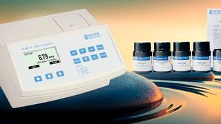 Das HI 88713-02 ist ein ISO 7027 konformes Trübungs-Labormessgerät hoher Präzision, speziell für Messungen in niedrigen Bereichen, z.B. bei Trinkwasser. (© psdesign1 - stock.adobe.com; Hanna Instruments; [M] Alban)