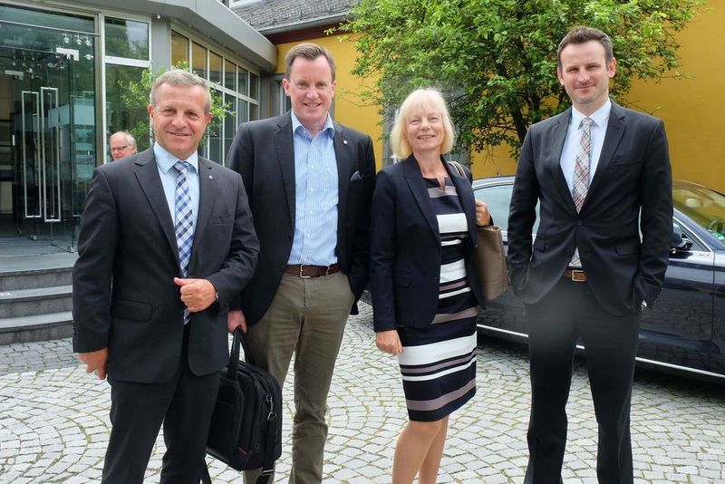 Starke Marken: (v.li.) Thomas Peckruhn, Sprecher der ZDK-Fachgruppe Fabrikate, Patrick Kaiser (Skoda-Händlerverband), ZDK-Geschäftsführerin Antje Woltermann und Marc Voss (Citroën-Händlerverband). (Zietz)