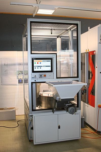 Basierend auf der Omron-Technologie kann das Design der universellen Roboterzellen immer wieder verwendet werden. (Omron)