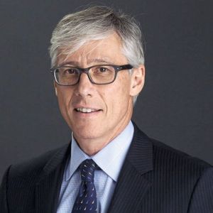 Olivier Brandicourt verlässt Sanofi zum 01. September 2019 und geht in den Ruhestand. Der französische Manager leitete u.a. bei Pfizer Geschäftseinheiten und war Vorstandsvorsitzender der Bayer Health Care, bevor er CEO bei Sanofi geworden ist. Unsere Bildergalerie „In aller Kürze: Personalmeldungen aus der Prozessindustrie“ zeigt Ihnen kompakt die personellen Veränderungen in den Chefetagen der deutschen Prozess- und Chemieindustrie. Den jeweiligen passenden Beitrag finden Sie hier.(Bild: Bayer Healthcare)