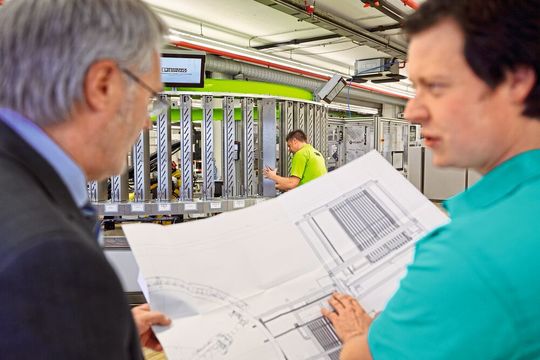Bild 1: Engineering im Herstellungsprozess. Bild 1: Engineering im Herstellungsprozess.