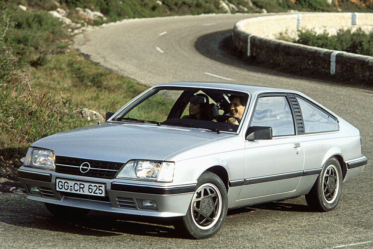 Der Monza wurde von 1978 bis zum Jahr 1986 gebaut. Im Jahr 1982 erfolgte ein größeres Facelift, in dessen Rahmen unter anderem die Scheinwerfer, die Stoßstangen und die Motorhaube geändert wurden. (Foto: Opel)