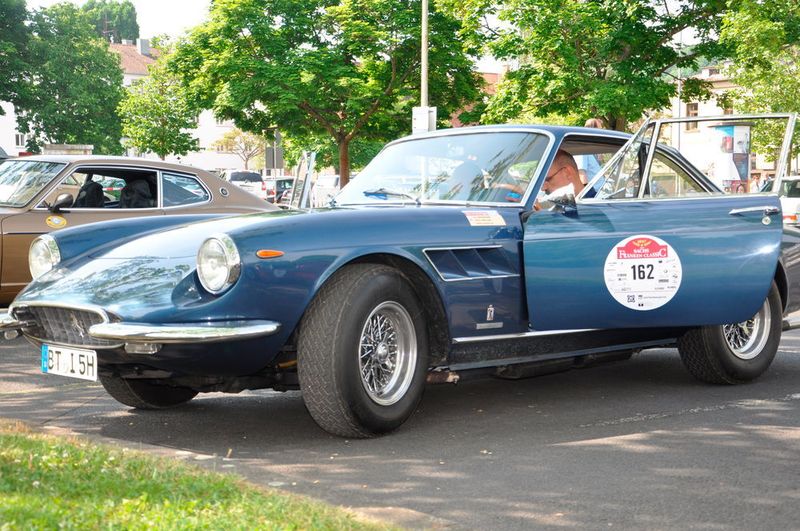 … der Ferrari 330 GTC aus dem Jahr 1967 … (Grimm)