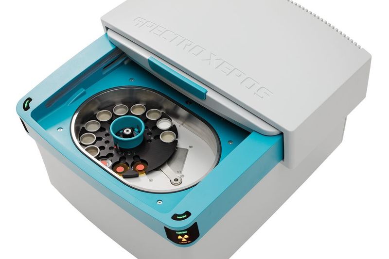Abb. 2: Das Spectro Xepos 05 mit komplett überarbeitetem Aufbau (Spectro Analytical Instruments)