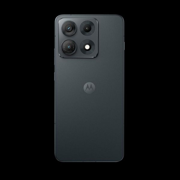 Im Edge 70 max integriert ist ein 7.100 mAh großer Akku, der schnelles Laden mit 90 Watt unterstützt. (Bild: Motorola)