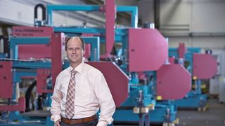 „Die automatisierte Zu- und Abführung des Materials sorgt für die Leistungssteigerung der gesamten Prozesskette – und der Bediener ist für andere Aufgaben freigestellt”, meint Jörg Tetling, Vertriebsleiter bei Kaltenbach.  (Bild: Kaltenbach)