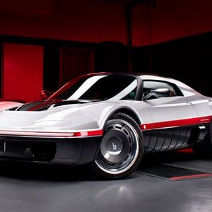 Für die 1969 von Bertone gezeigte Studie Autobianchi Bertone Runabout zeichnete der Designer Marcello Gandini verantwortlich, der sich von dem entsprechenden Motorbootstyp (Runbaout: offenes Sportboot) inspirieren ließ.(Bild:  Bertone)