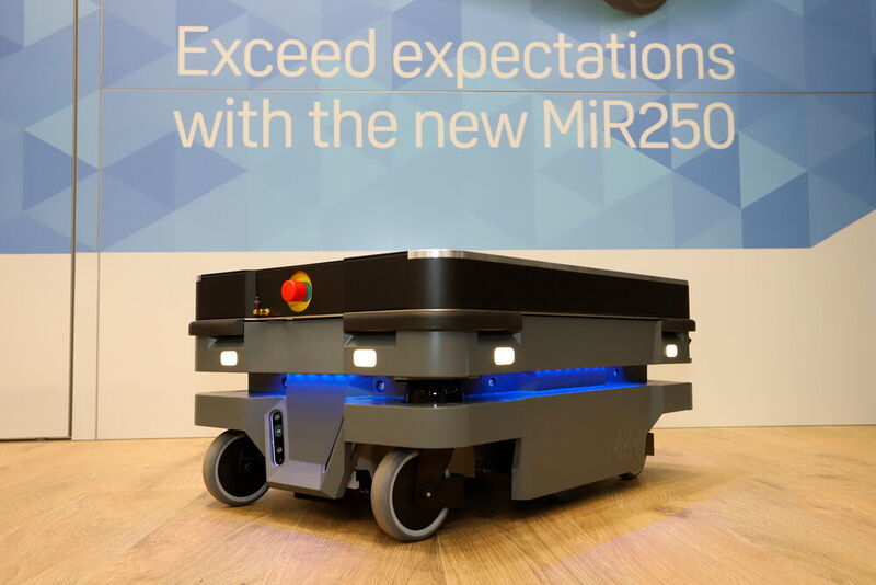 Der mobile Roboter MIR 250 hat eine Tragkraft von 250 Kilogramm.  (Onerobots)