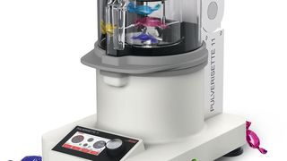 Wie der Küchenmixer zu Hause – nur besser: Hochleistungsmessermühlen zur Probenvorbereitung in der Lebensmittelanalytik. (Fritsch; © euthymia - stock.adobe.com)