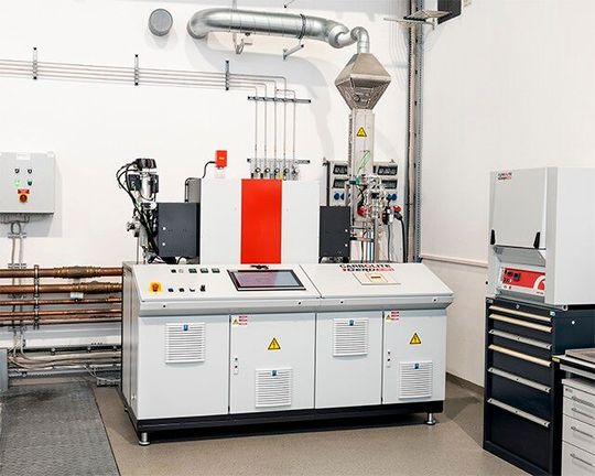Ganz neu am Fraunhofer IST ist dieser Hochtemperaturofen, der Untersuchungen von Proben bit zu einer Temperatur von 1.600 °C erlaubt.(Bild:  Fraunhofer IST)