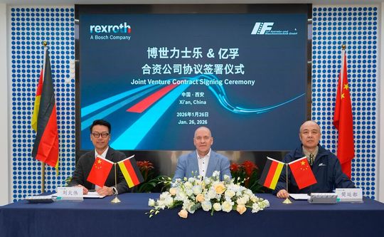 Feierliche Unterzeichung eines Joint Venture zwischen Bosch Rexroth und Xi'an IF Intelligent Equipment in China. Damit werde der Weg für elektromagnetische Aktuatoren für „Off Highway“-Fahrzeuge freigemacht. Hier mehr dazu ...(Bild:  Bosch Rexroth)