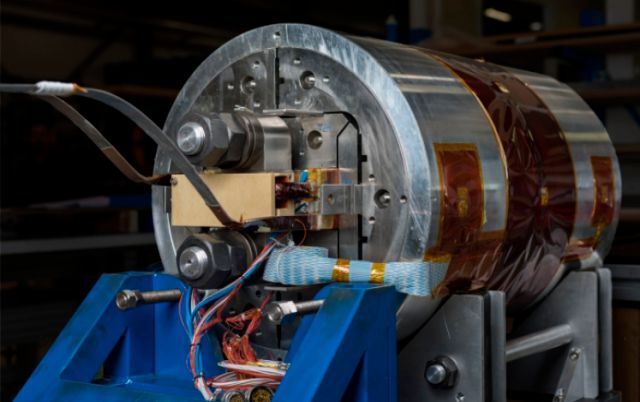 A first model of a Racetrack Model Magnets reaching 16T. This has been the first successful step towards the development of a 16T magnets for a future energy-frontier collider. (Cern)