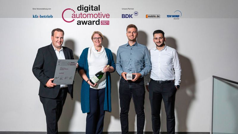 Und das sind die Gewinner des diesjährigen Digital Automotive Awards: Das Herrenberger VW-Konzern-Marken-Autohaus Weeber ... (Stafan Bausewein)