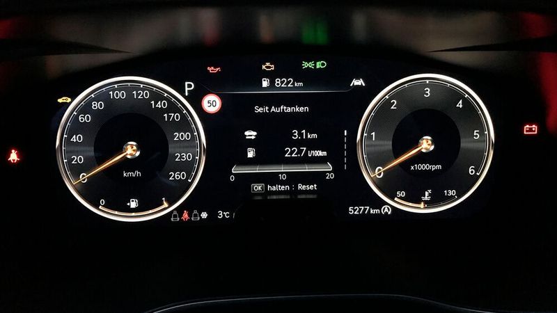 5. Die Instrumente Allerdings besitzt der Genesis ein TFT-Display statt echter Runduhren. Doch dessen Auflösung genügt höchsten Ansprüchen und wird zudem von einem 3D-Effekt unterstützt (der sich im Foto natürlich nicht replizieren lässt).  (Rosenow/»kfz-betrieb«)