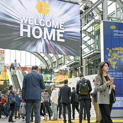 Die Interpack in Düsseldorf ist das weltweit grösste Ereignis der Processing & Packaging-Industrie. Rund 2800 Aussteller aus aller Welt präsentieren im Mai ihre neuesten Entwicklungen und setzen Impulse für die Zukunft einer global vernetzten Industrie. (Bild: Messe Düsseldorf GmbH)