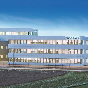 Der 7,8 Mio. Euro teure Erweiterungsbau ist als Energieeffizienz-Haus gemäß dem Standard KfW 55 konzipiert und bezieht die Energie zu weiten Teilen aus erneuerbaren Quellen.