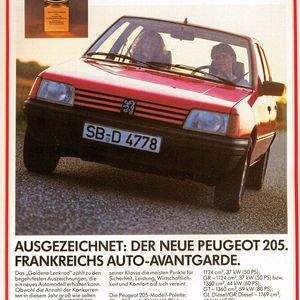 Um die Popularität seines Bestsellers hoch zu halten gab es Mitte 1988 ein Facelift. Neu war das Armaturenbrett, dickere runde Hebel für Blinker, Licht, Scheibenwischer, abgerundete Außenspiegel und eine überarbeitete Heckklappe (beim XS/GT/GTI mit integrierter kleiner Abrisskante). Mit dieser Überarbeitung erschien die Variante „Green“ quasi als Fortsetzung des limitierten Sondermodells. Noch vor dem zweiten Facelift 1990 (weiße Blinker vorne, neue Rückleuchten) wurden die Basismodelle „E“ durch „Sondermodelle“ ersetzt. (Bild:  Peugeot)