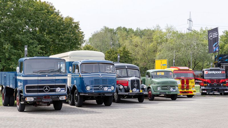 1987 rief der Spediteur Robert Fehrenkötter die „Deuitschlandfahrt“ ins Leben. Sinn und Zweck der Übung war das Erinnern und Bewahren rollenden Kulturguts im Nutzfahrzeugbereich. (Bild:  Daimler Truck AG)