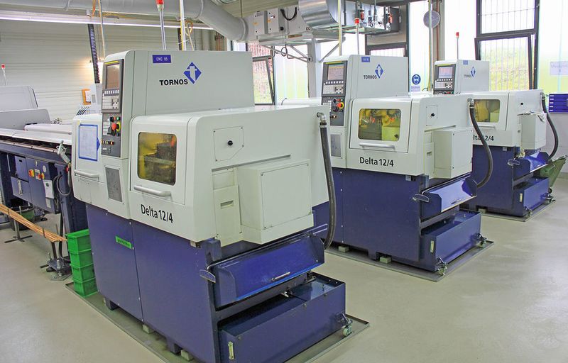 Avec près de 40 tours automatiques de la marque Tornos, Citizen ou Gildemeister, RitzFahr usine environ 140 millions de pièces en laiton, acier, acier inoxydable ou aluminium par an avec des diamètres se situant entre 0,5 et 32 mm. (Klaus Vollrath)