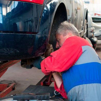 Produkte sollen reparierbar sein, so will es die EU und hat es die Bundesregierung umgesetzt. Für das Kfz-Gwerbe birgt das „Recht auf Reparatur“ jedoch erhebliche Haftungsrisiken. (Bild: frei lizenziert)