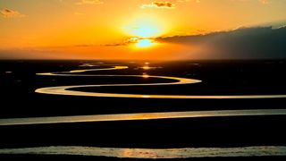 Heute ist die Verarbeitung von Datenströmen nut eingeschränkt ins Echtzeit möglich. Hazelcast stellt eine Plttform bereits, mit der sich mehrere Echtzeit-Datenströme zusammenzuführen und mit großen Mengen gespeicherter Daten verknüpfen lassen.  (Bild: gemeinfrei: Alex Hu )