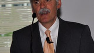 IFA-Leiter Prof. Willi Diez stellte die Studie „Zeitenwende im Automobilservice“ vor. (Archiv: Vogel Business Media)