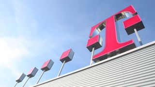 Nach der Vision der Deutschen Telekom gibt es bald nur noch zwei globale TK-Anbieter. (Bild: Deutsche Telekom AG)