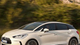 Citroen DS5: Das dritte Modell der neu aufgelegten DS-Reihe kommt am 11. Februar nächsten Jahres offiziell in den Handel. Der Basispreis des avandgardistisch gestylten Mittelklässlers liegt bei 29.350 Euro. (Citroën)