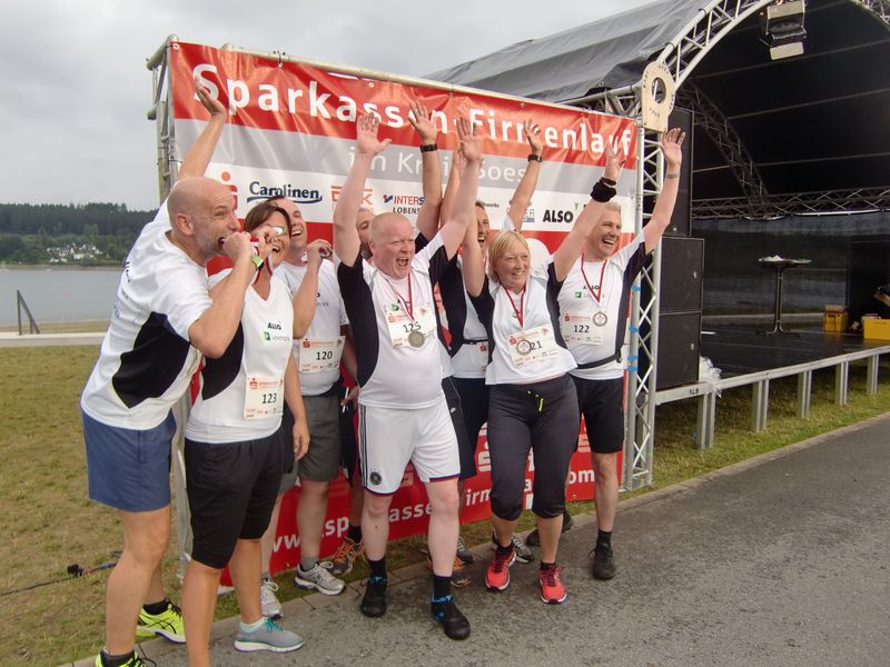 Jubel nach dem Lauf (ALSO)