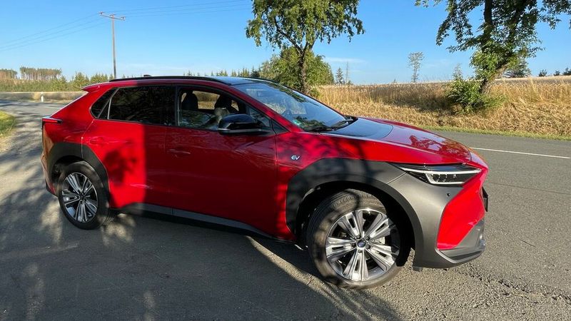 Immerhin hat der Solterra Allrad – sein Betätigungsfeld ist aber schon die Straße. (Bild: Grimm – VCG)