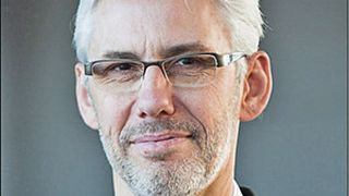 „Die Vernetzung zwischen Ideen aus Forschung und Luftfahrt und der Produktionstechnik zeigt, wo Herausforderungen liegen und an welchen Themen gearbeitet werden muss“, sagt Prof. Berend Denkena, Leiter des IFW, und Vorstandsmitglied des Machining Innovation Network. (Bild: VDW)