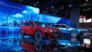 Seit Montag hat in Shanghai die größte Automesse der Welt eröffnet. (Bild: BMW)