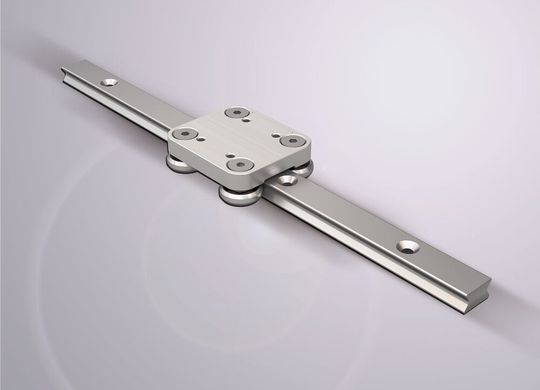 Bei der neuen Rollenführung Mini Roller Rail handelt es sich um Linearführungen aus kaltgezogenem Stahlprofil mit induktionsgehärteten und gehonten Laufbahnen und einem Läufer aus Stahl oder Edelstahl mit vier paarweise angeordneten Rollen.(Bild:  Rollon)
