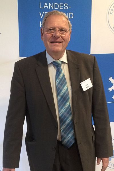 Klasse Gastgeber: Otfried Mohr, Obermeister der Kfz-Innung Hochtaunuskreis. (Bild: Baeuchle/»kfz-betrieb«)