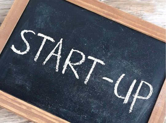 KI macht mutig! Der Start-up-Verband hat sich in Sachen Neugründungen mal angeschaut, was sich da in letzter Zeit getan hat. Dabei hat man erkannt, dass es im ersten Halbjahr 2026 so viele Start-up-Gründungen gegeben hat, wie nie zuvor ...(Bild:  Borrewitsch)
