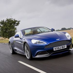 Den 100. Jahrestag des Unternehmens feiert die britische Sportwagenschmiede Aston Martin auf eigene Weise: mit einem neuen Vanquish.