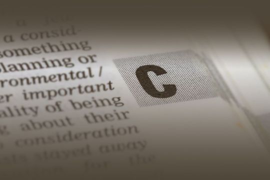 Um die Grundlagen von C zu beherrschen, sollte man sich zuallererst mit den lexikalischen Elemente, gewissermaßen dem "Wortschatz" der Programmiersprache, auseinandersetzen. Um die Grundlagen von C zu beherrschen, sollte man sich zuallererst mit den lexikalischen Elemente, gewissermaßen dem "Wortschatz" der Programmiersprache, auseinandersetzen.