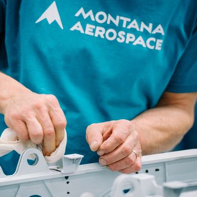 Das Schweizer Luft- und Raumfahrtunternehmen Montana Aerospace aus dem Kanton Aargau hat in diesem Geschäftsjahr ordentlich zugelegt, wie die aktuellen Zahlen zeigen. Hier die Details ... (Bild: Montana Aerospace)