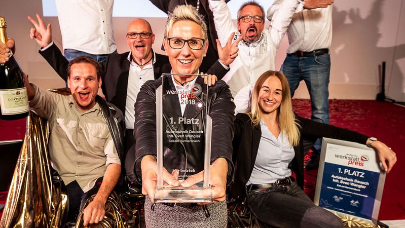 Der Deutsche Werkstattpreis ist eine in der Branche einzigartige Auszeichnung, die seit über einem Jahrzehnt herausragende Serviceleistungen freier Werkstätten prämiert. 2018 ging der Preis an das Autohaus Deusch Zell am Harmersbach.(Bild:  Stefan Bausewein)