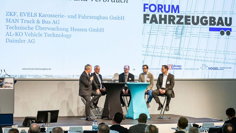 Never-Ending-Story: Schon 2018 gab es zu Abgasemissionen von Nutzfahrzeugen eine Diskussionsrunde auf dem Forum Fahrzeugbau. Never-Ending-Story: Schon 2018 gab es zu Abgasemissionen von Nutzfahrzeugen eine Diskussionsrunde auf dem Forum Fahrzeugbau.