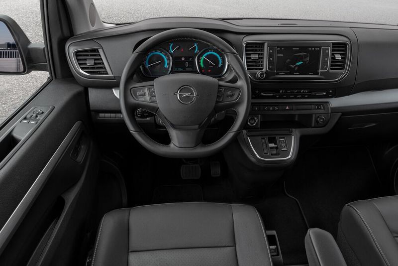 Das Cockpit wirkt vertraut. (Bild: Opel)