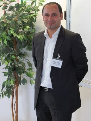 Michele del Mondo, der Business Development Manager des Hauptsponsors PTC, erläuterte die Anwendungsplattform ThingWorx, die es ermöglicht, innerhalb kurzer Zeit Applikationen zu entwickeln, die Daten aus dem Internet der Dinge auswerten und die darin enthaltenen Informationen für das tägliche Business zu nutzen. (Johann Wiesböck/EP)