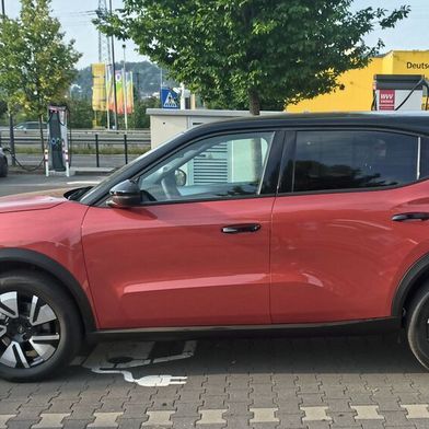 Unter anderem müssen aktuell junge Fronteras bei den Stellantis-Servicepartnern vorgefahren werden.   (Bild: Sven Prawitz/VCG)