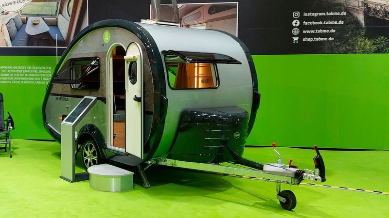 Wenn man denkt, kleiner geht es nicht mehr, wird man auf dem Caravan-Salon eines Besseren belehrt. (Bild: Mauritz – »kfz-betrieb«)